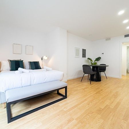 Stay U-Nique Apartments Albeniz Bcn Оспиталет де Лобрегат Екстериор снимка