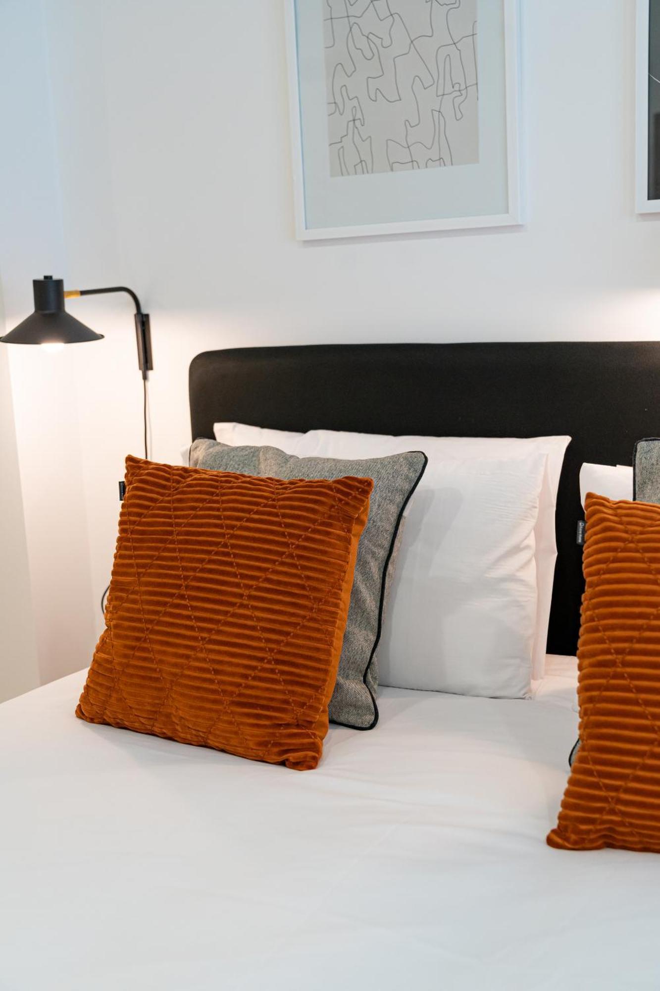 Stay U-Nique Apartments Albeniz Bcn Оспиталет де Лобрегат Екстериор снимка