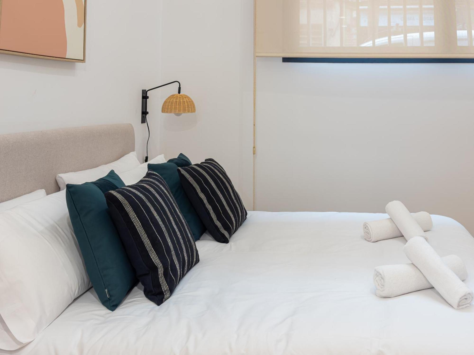Stay U-Nique Apartments Albeniz Bcn Оспиталет де Лобрегат Екстериор снимка