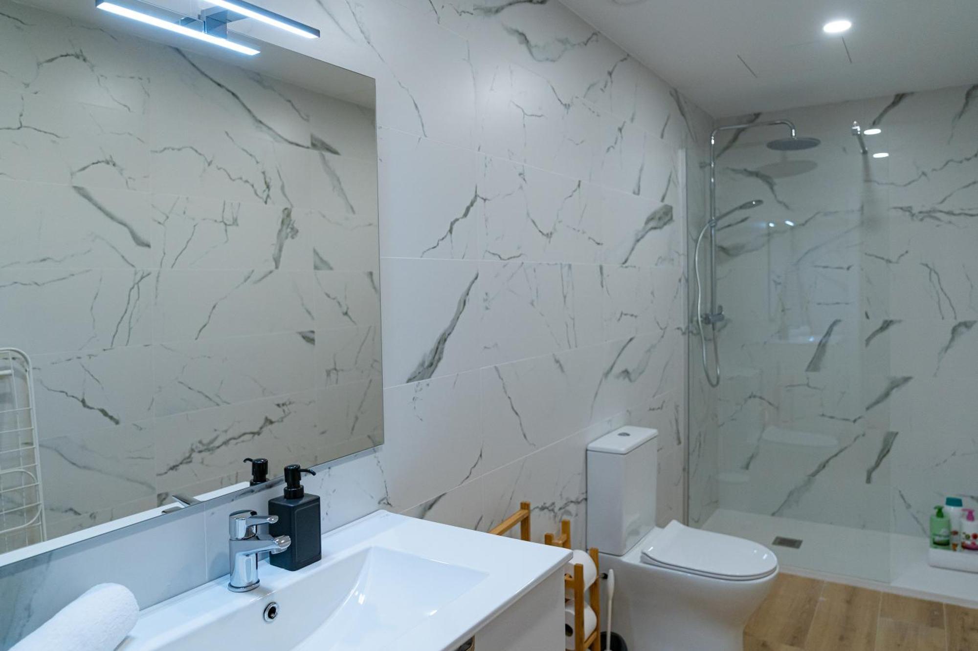Stay U-Nique Apartments Albeniz Bcn Оспиталет де Лобрегат Екстериор снимка