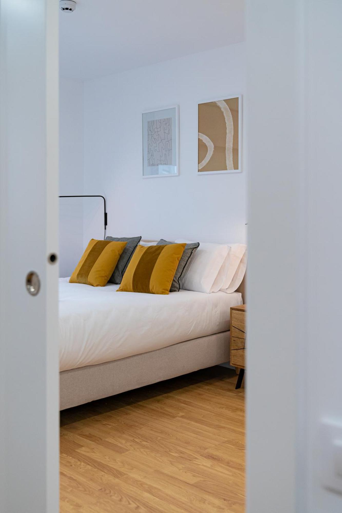 Stay U-Nique Apartments Albeniz Bcn Оспиталет де Лобрегат Екстериор снимка