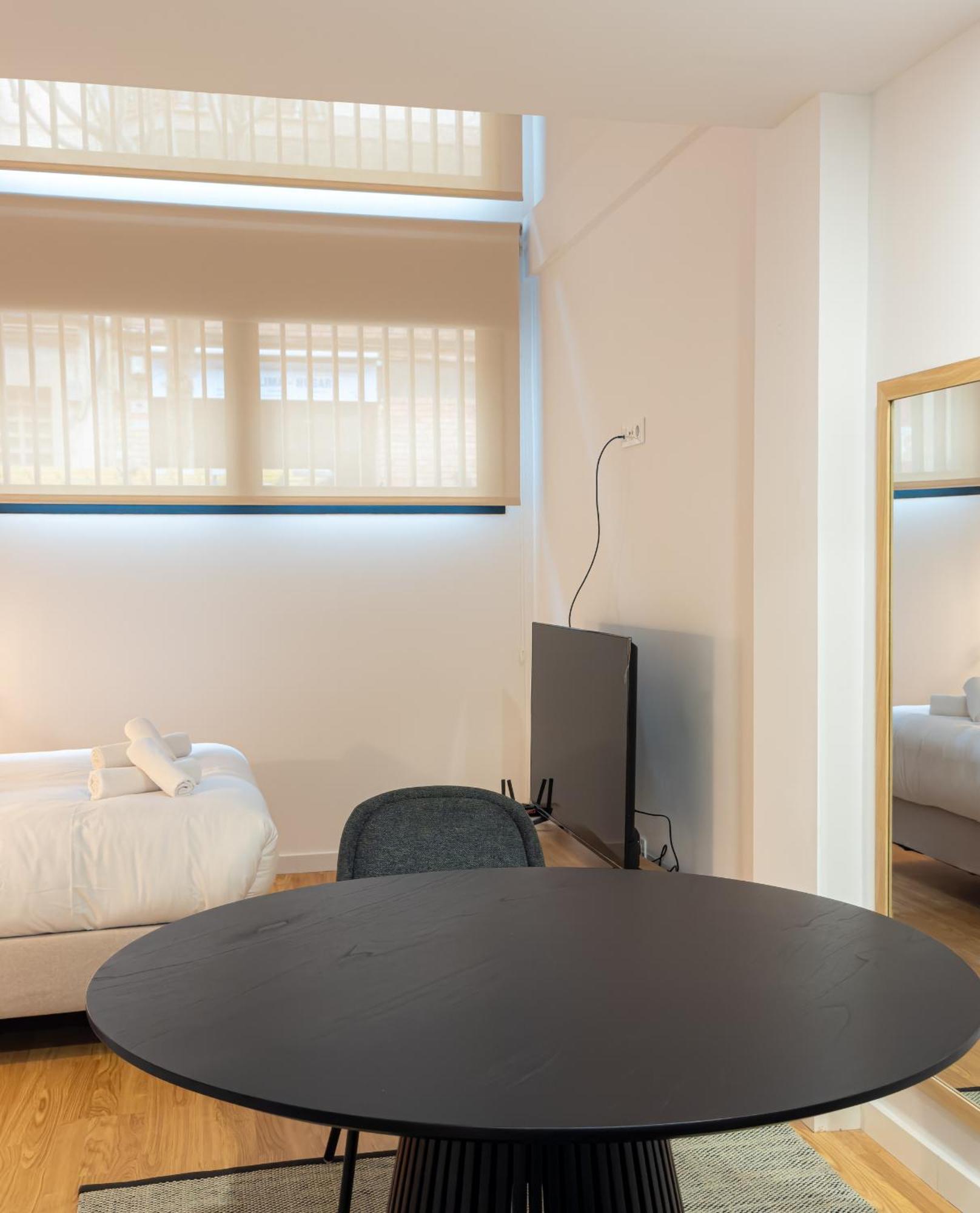 Stay U-Nique Apartments Albeniz Bcn Оспиталет де Лобрегат Екстериор снимка