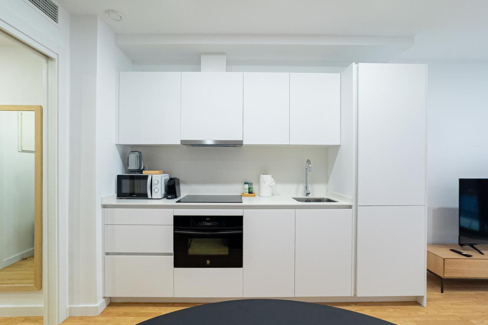 Stay U-Nique Apartments Albeniz Bcn Оспиталет де Лобрегат Екстериор снимка