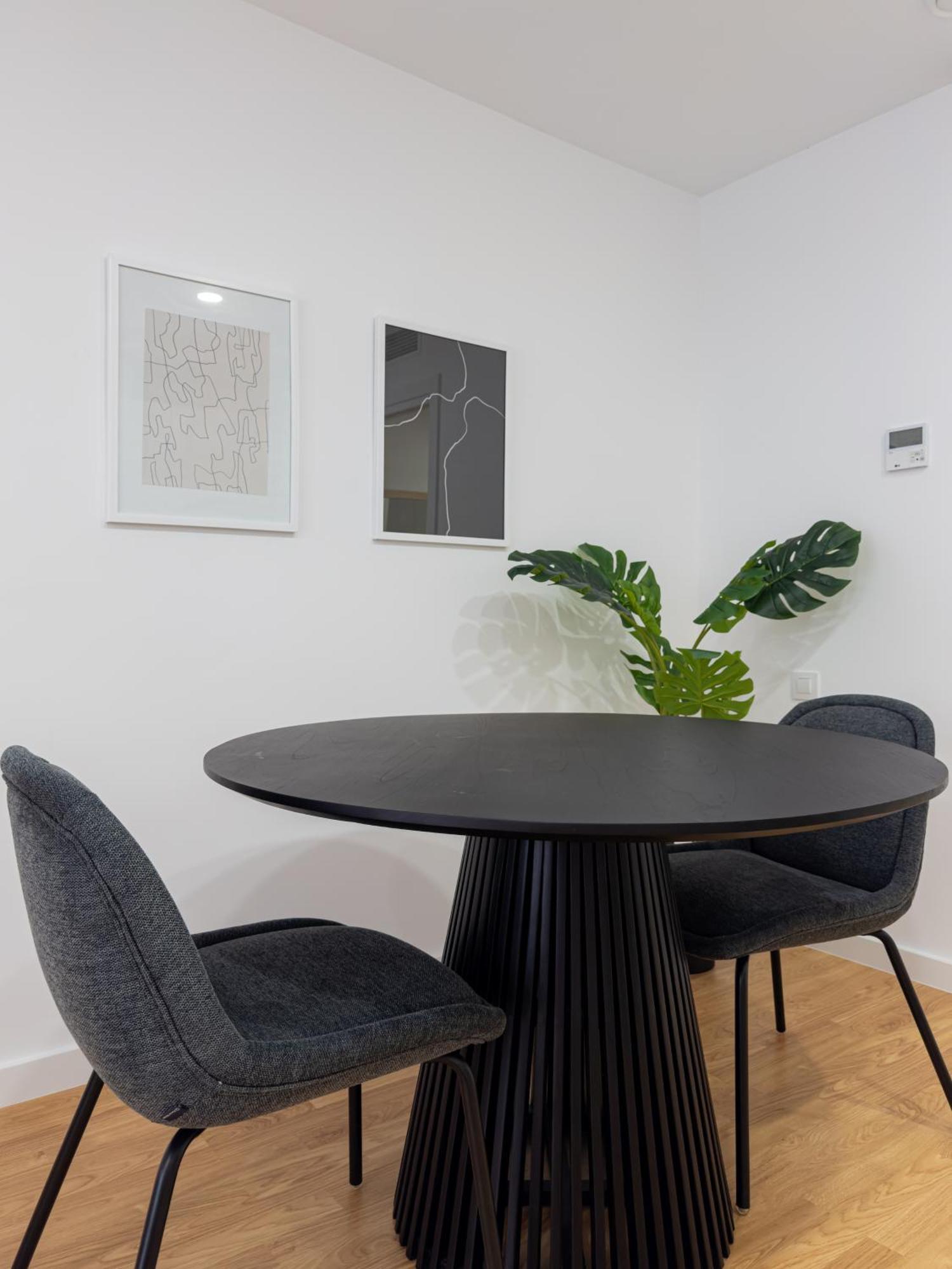 Stay U-Nique Apartments Albeniz Bcn Оспиталет де Лобрегат Екстериор снимка
