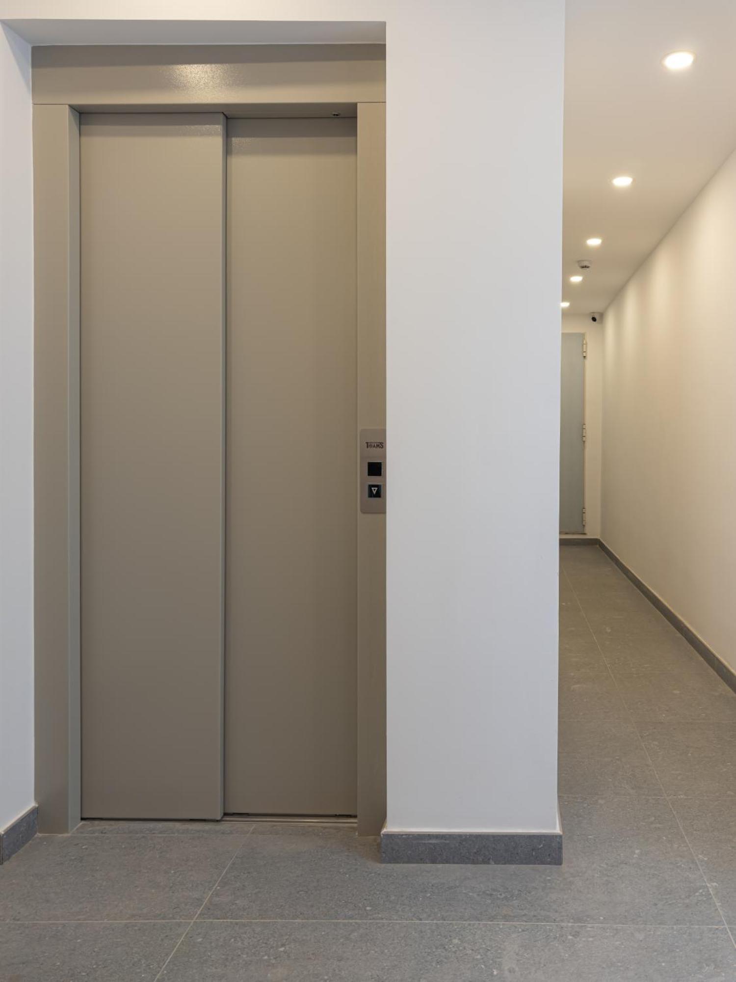 Stay U-Nique Apartments Albeniz Bcn Оспиталет де Лобрегат Екстериор снимка